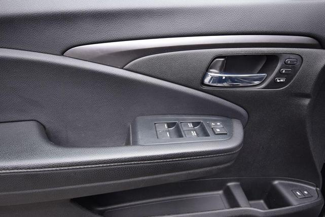 Photo of 2022 Crystal Black Pearl Honda Pilot