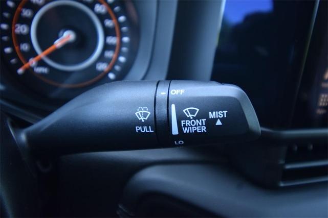 Photo of 2025 Bright White Clearcoat Jeep Gladiator