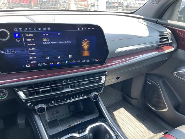 Photo of 2024 Mosaic Black Metallic Chevrolet Traverse