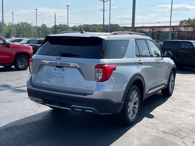 Photo of 2023 Iconic Silver Metallic Ford Explorer