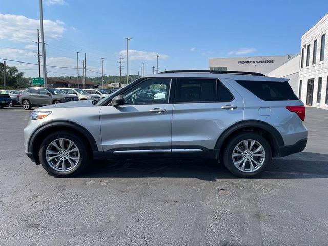 Photo of 2023 Iconic Silver Metallic Ford Explorer