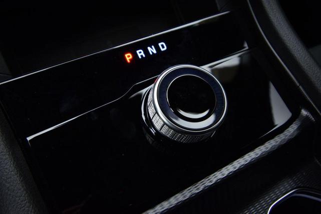 Photo of 2025 Bright White Clearcoat Jeep Grand Cherokee