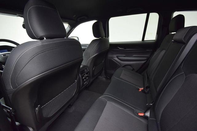 Photo of 2025 Bright White Clearcoat Jeep Grand Cherokee