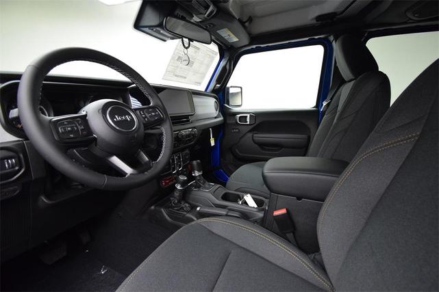 Photo of 2025 Hydro Blue Pearlcoat Jeep Gladiator