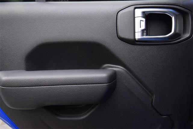 Photo of 2025 Hydro Blue Pearlcoat Jeep Gladiator