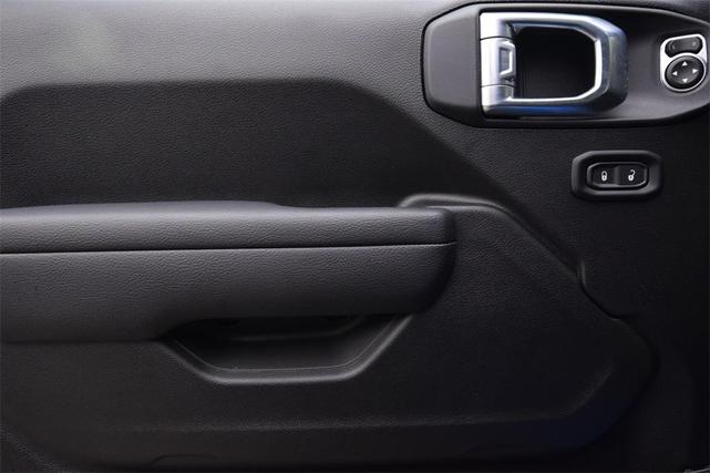 Photo of 2025 Hydro Blue Pearlcoat Jeep Gladiator