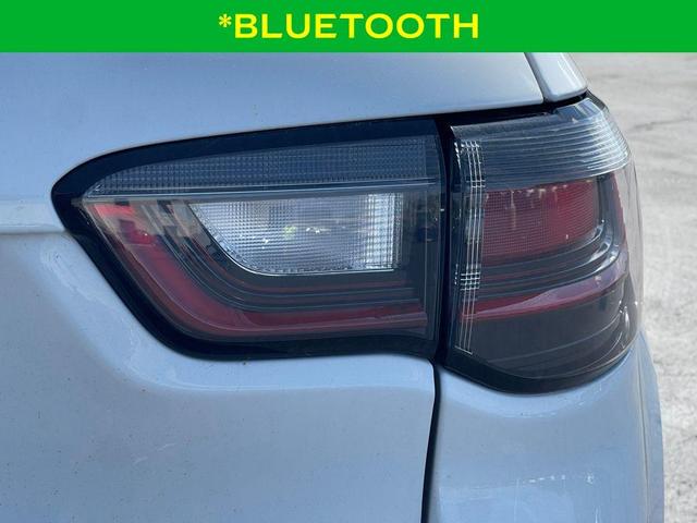 Photo of 2022 Bright White Clearcoat Jeep Compass