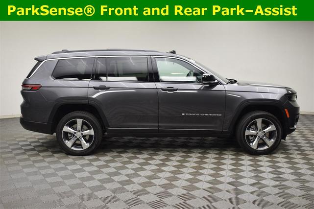 Photo of 2025 Metallic Jeep Grand Cherokee L
