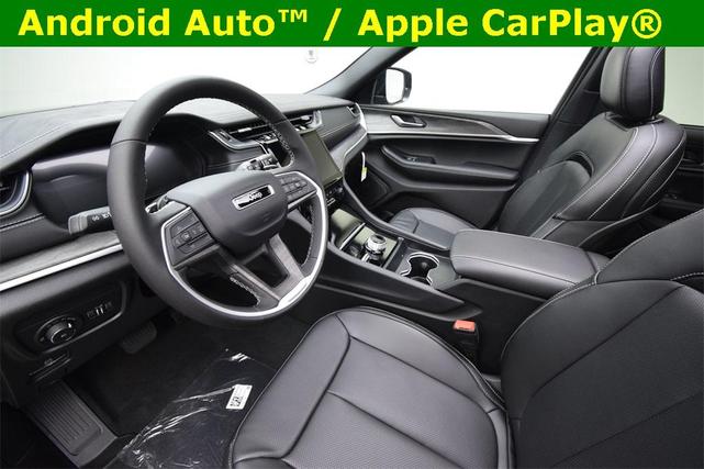 Photo of 2025 Metallic Jeep Grand Cherokee L