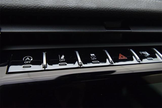 Photo of 2025 Metallic Jeep Grand Cherokee L
