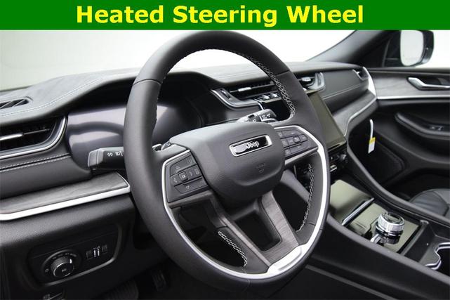 Photo of 2025 Metallic Jeep Grand Cherokee L