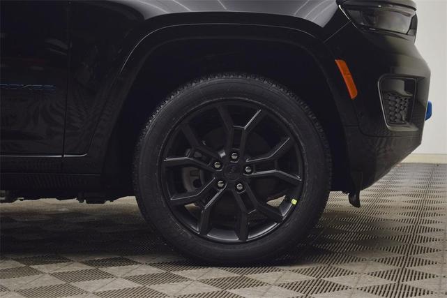 Photo of 2025 Diamond Black Jeep Grand Cherokee 4xe
