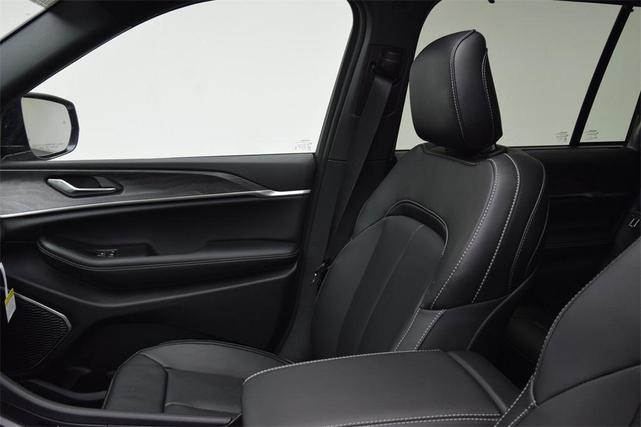 Photo of 2025 Diamond Black Jeep Grand Cherokee 4xe
