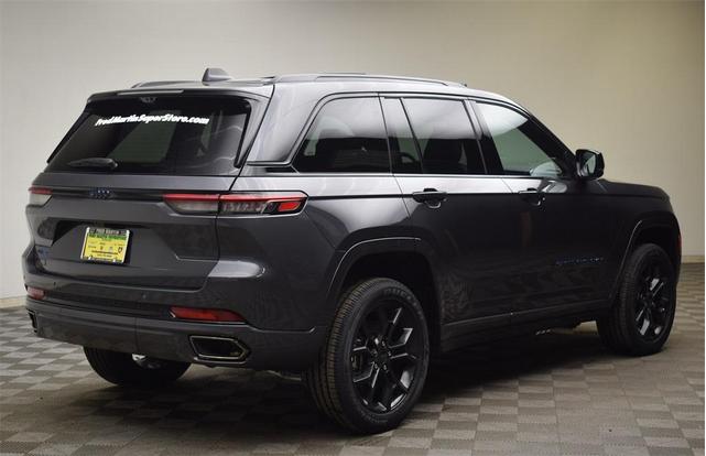 Photo of 2025 Metallic Jeep Grand Cherokee 4xe