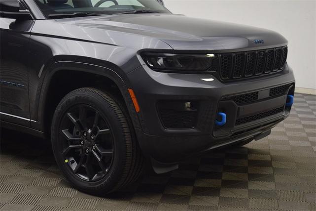 Photo of 2025 Metallic Jeep Grand Cherokee 4xe