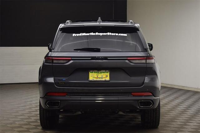 Photo of 2025 Metallic Jeep Grand Cherokee 4xe