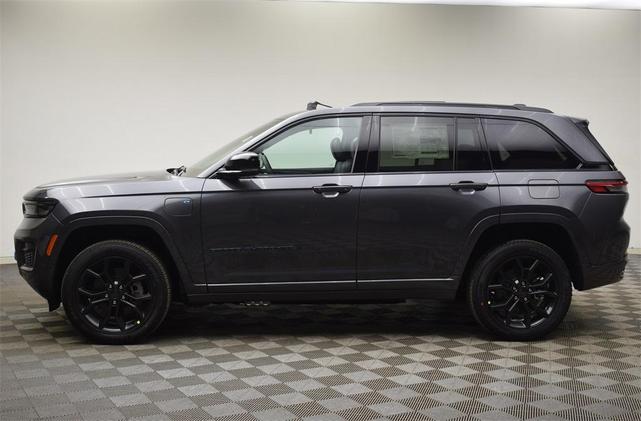Photo of 2025 Metallic Jeep Grand Cherokee 4xe