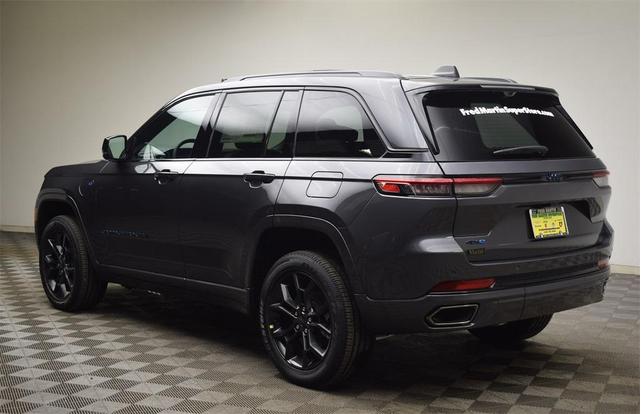 Photo of 2025 Metallic Jeep Grand Cherokee 4xe
