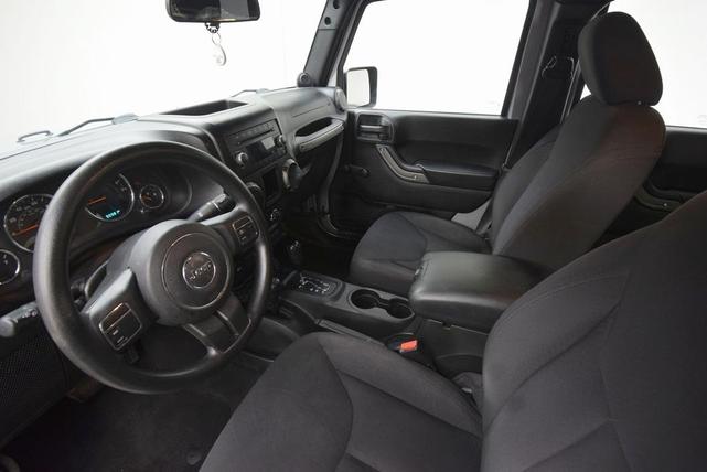 Photo of 2014 Billet Clearcoat Metallic Jeep Wrangler Unlimited