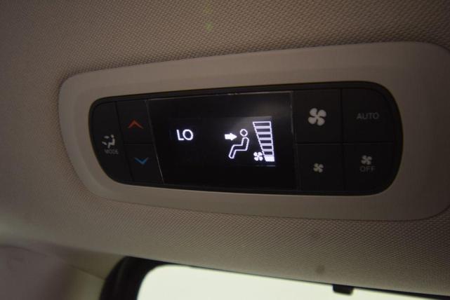 Photo of 2020 Granite Crystal Clearcoat Metallic Chrysler Pacifica