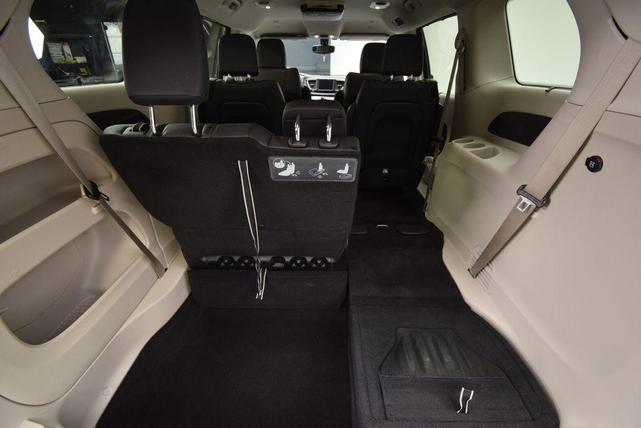Photo of 2020 Granite Crystal Clearcoat Metallic Chrysler Pacifica