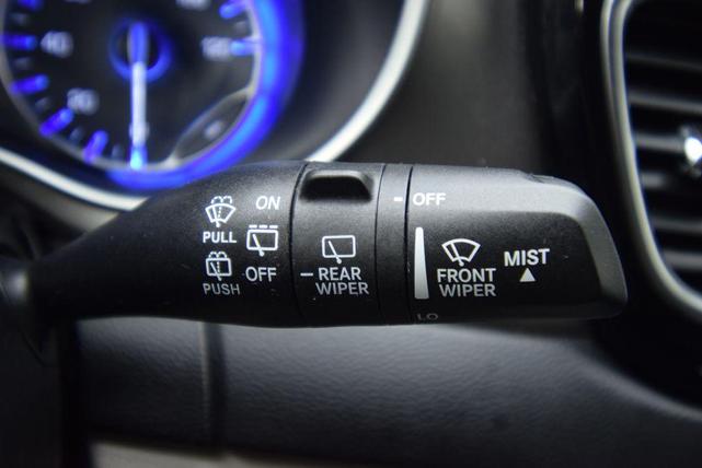 Photo of 2020 Granite Crystal Clearcoat Metallic Chrysler Pacifica