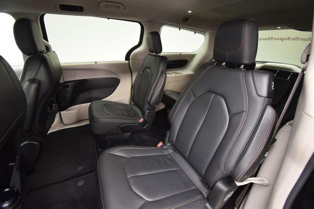 Photo of 2020 Granite Crystal Clearcoat Metallic Chrysler Pacifica