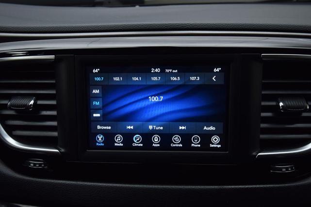 Photo of 2020 Granite Crystal Clearcoat Metallic Chrysler Pacifica