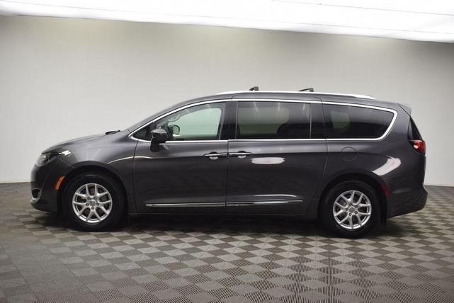 Photo of 2020 Granite Crystal Clearcoat Metallic Chrysler Pacifica