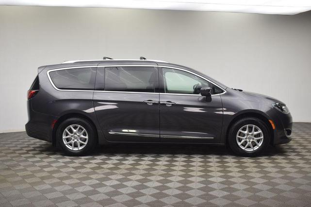 Photo of 2020 Granite Crystal Clearcoat Metallic Chrysler Pacifica