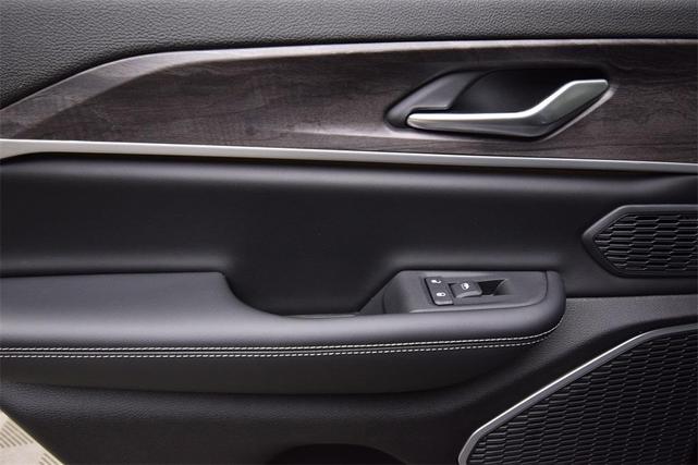 Photo of 2025 Metallic Jeep Grand Cherokee 4xe