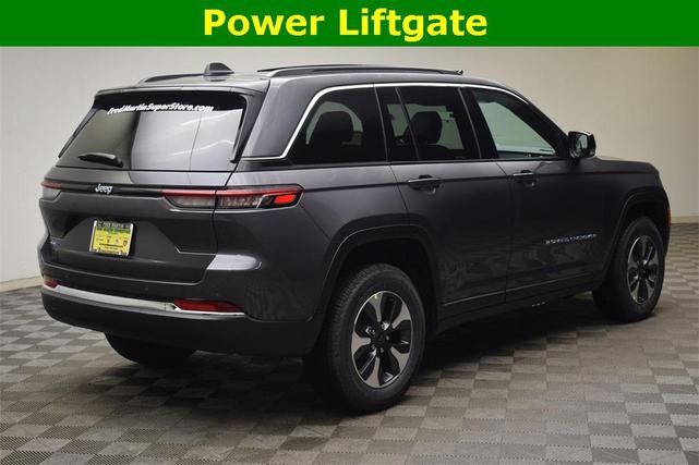 Photo of 2025 Metallic Jeep Grand Cherokee 4xe