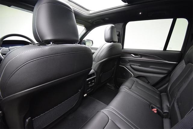 Photo of 2025 Metallic Jeep Grand Cherokee 4xe