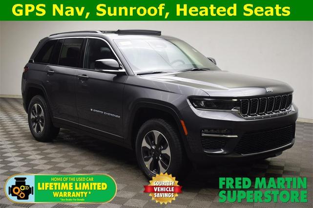 Photo of 2025 Metallic Jeep Grand Cherokee 4xe