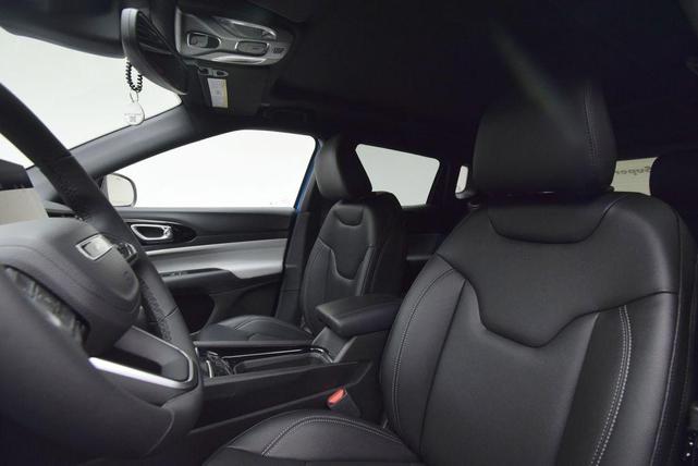 Photo of 2025 Hydro Blue Pearlcoat Jeep Compass