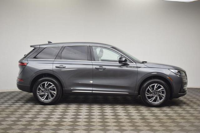 Photo of 2025 Gray Metallic Lincoln Corsair