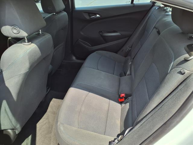 Photo of 2017 Summit White Chevrolet Cruze