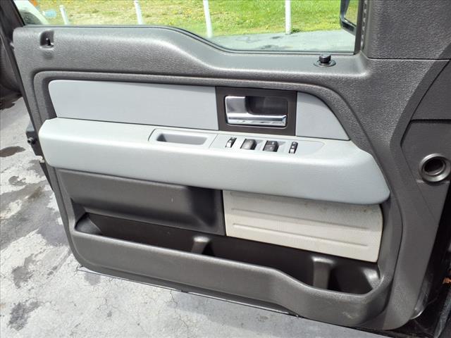 Photo of 2014 Tuxedo Black Metallic Uh Ford F-150