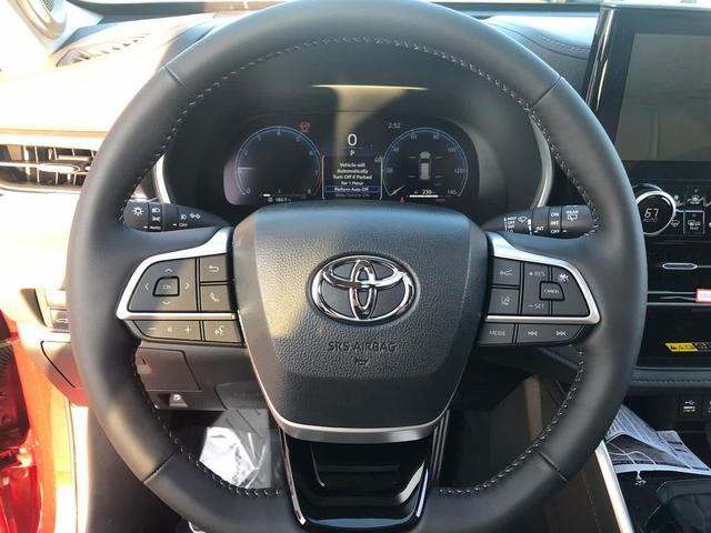 Photo of 2025 Ruby Flare Pearl Toyota Highlander
