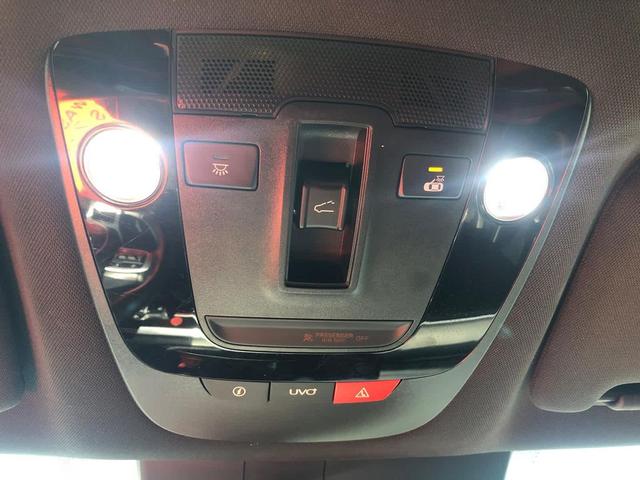 Photo of 2023 Glacial White Pearl Kia K5