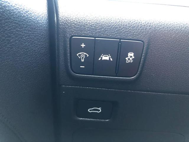 Photo of 2023 Glacial White Pearl Kia K5