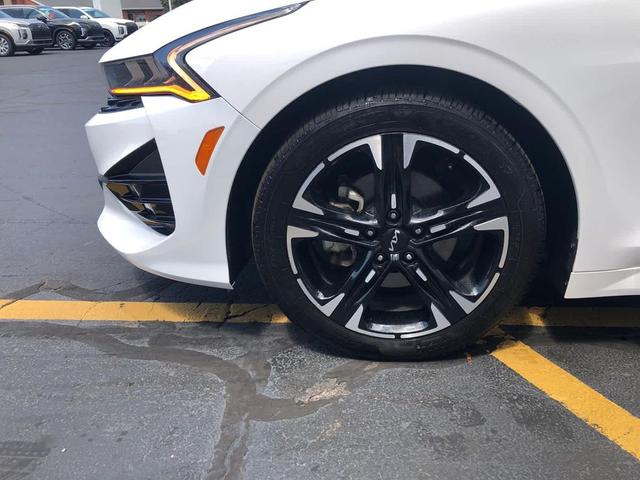 Photo of 2023 Glacial White Pearl Kia K5