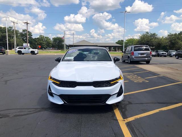 Photo of 2023 Glacial White Pearl Kia K5