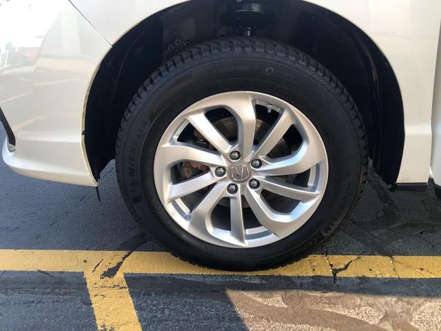 Photo of 2017 White Diamond Pearl Acura RDX