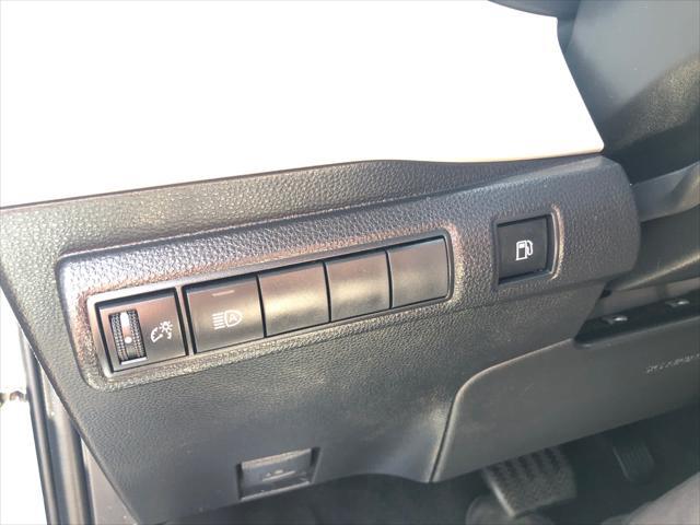Photo of 2022 Celestite Toyota Corolla Hybrid