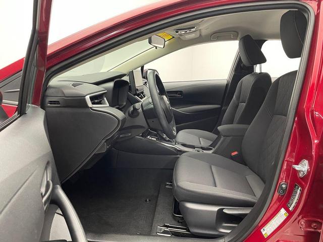 Photo of 2025 Pearl Toyota Corolla