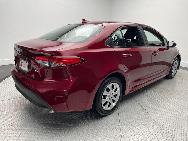 Photo of 2025 Pearl Toyota Corolla