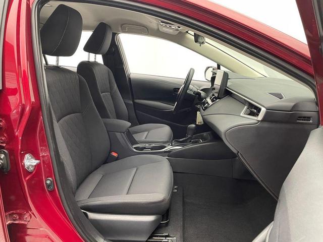 Photo of 2025 Pearl Toyota Corolla
