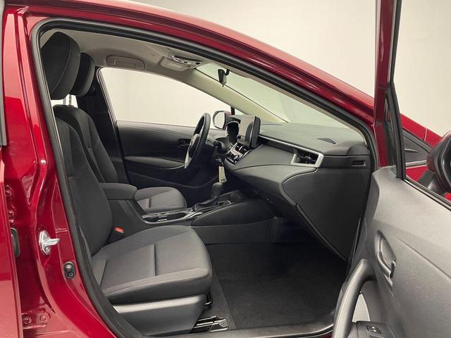 Photo of 2025 Pearl Toyota Corolla