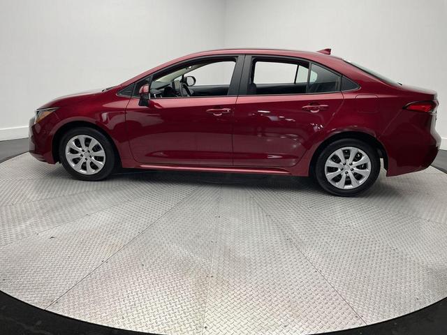 Photo of 2025 Pearl Toyota Corolla